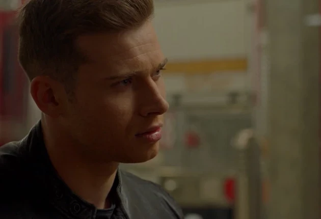 Кадр из «911 служба спасения» 1 сезон 9 серия