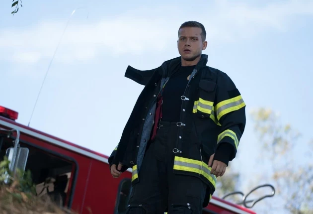 Кадр из «911 служба спасения» 2 сезон 1 серия