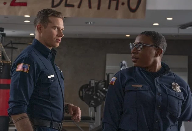 Кадр из «911 служба спасения» 2 сезон 15 серия