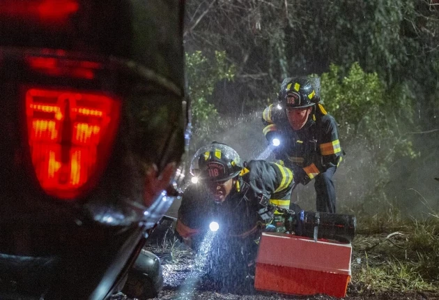 Кадр из «911 служба спасения» 2 сезон 9 серия