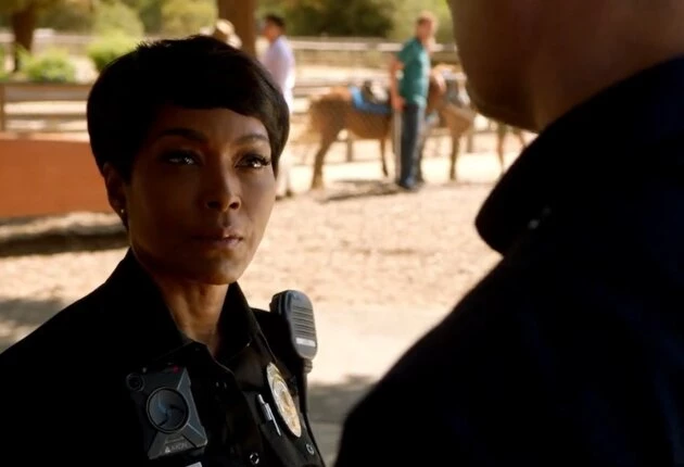 Кадр из сериала 911 служба спасения 3 сезон