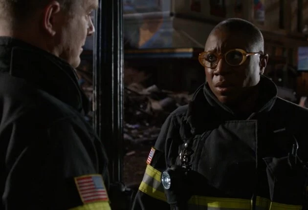 Кадр из сериала 911 служба спасения 3 сезон