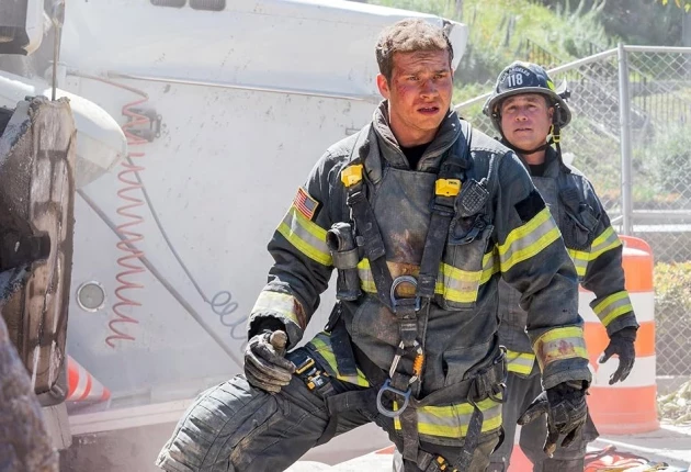 Кадр из «911 служба спасения» 6 сезон 18 серия