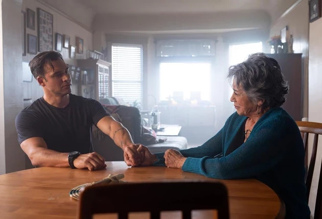 Кадр из «911 служба спасения» 9 сезон 5 серия