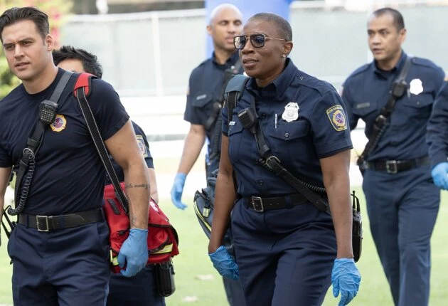 Кадр из сериала 911 служба спасения 9 сезон